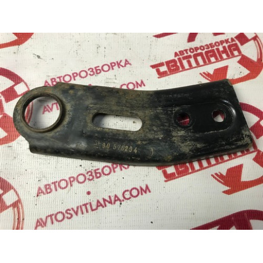 Кронштейн крепления радиатора правый Opel Combo 2001-2011 90576294